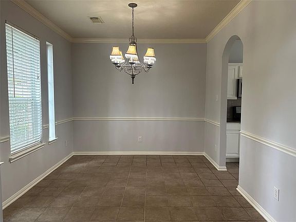 3rd image of 7423 Hollow Cove Ct