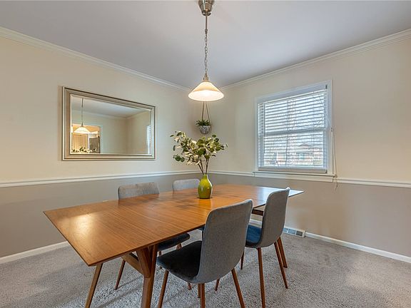 4th image of 7392 Chinook Dr