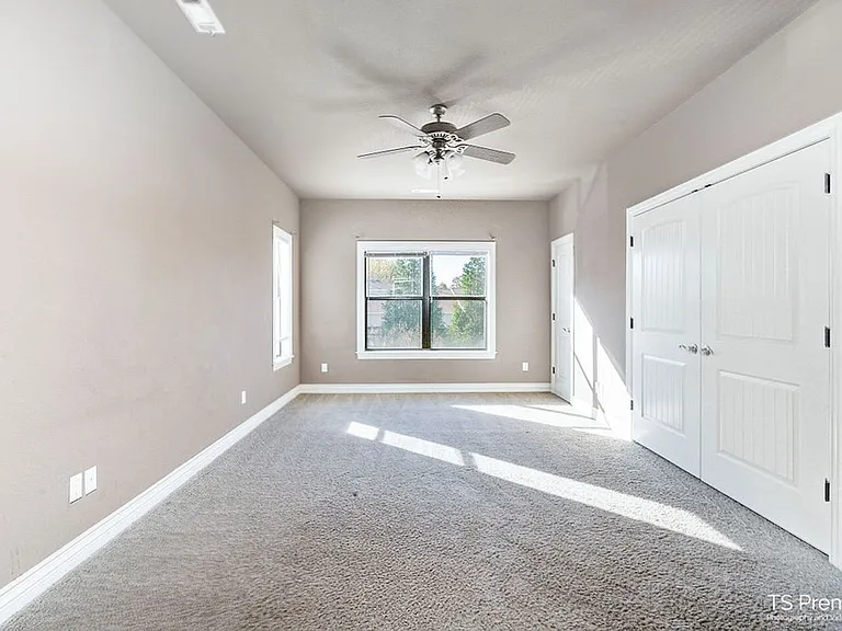 2037 N Box Ave — Photo 6