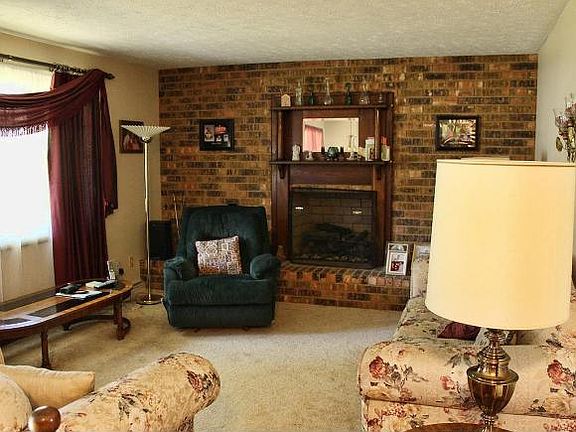 2nd image of 1401 Brooketon Dr