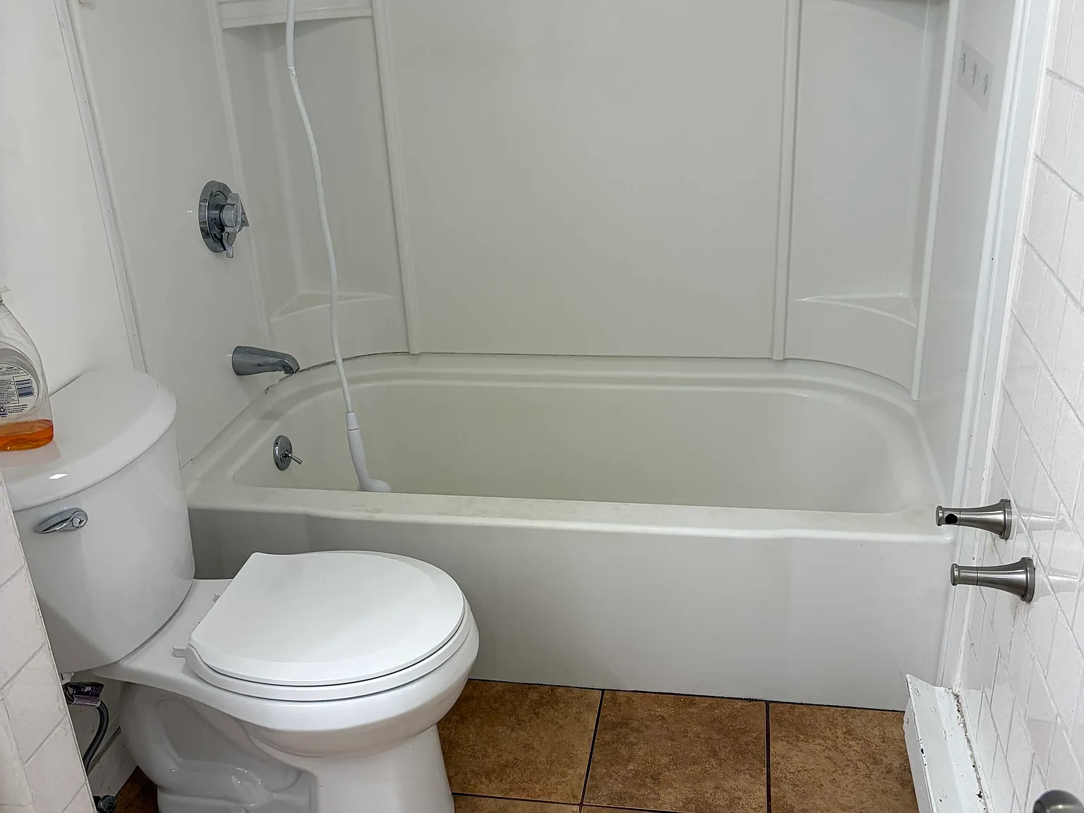 1 bed, 1.0 bath, $1,900 — Photo 2