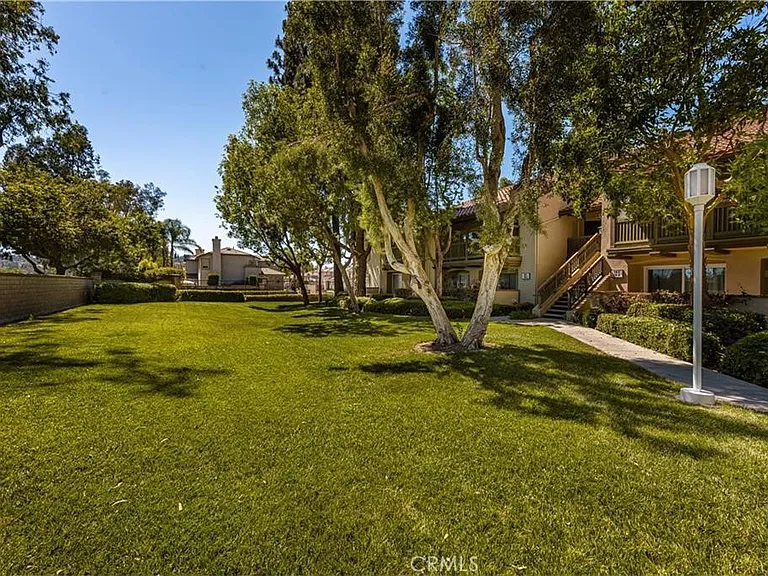 236 S Grisly Canyon Dr #M — Photo 3