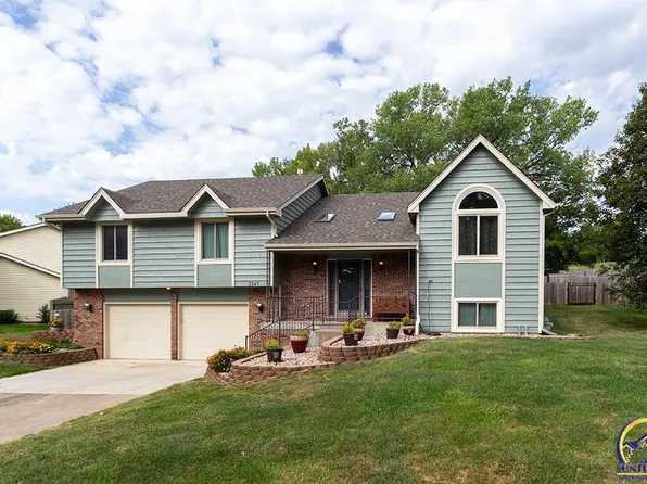 2247 SW Alameda Dr, Topeka, KS 66614