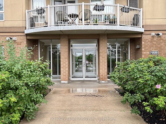 2nd image of 4450 Fairview St #308