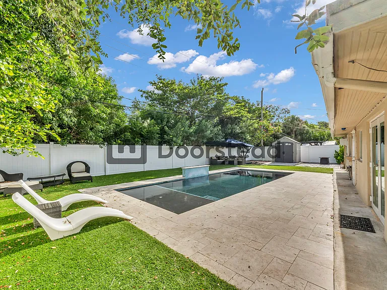 1837 NE 48th Ct — Photo 5