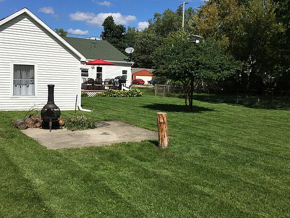 3rd image of 3127 Birch Row Dr