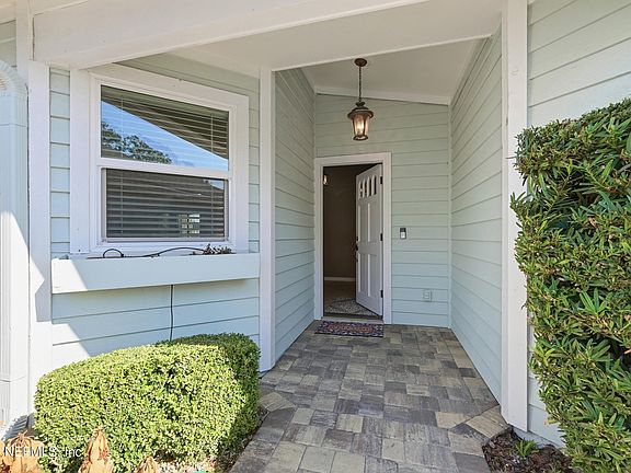 2nd image of 7 WALKERS RIDGE Drive