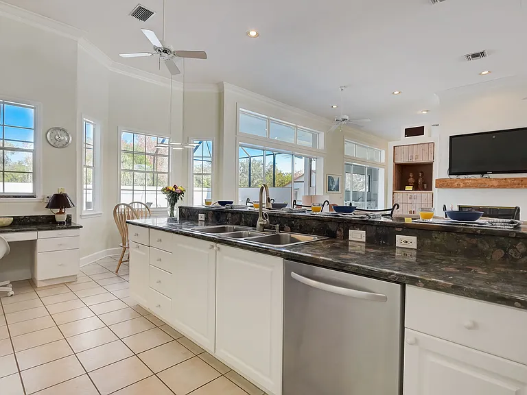 4653 Hadfield Dr — Photo 14