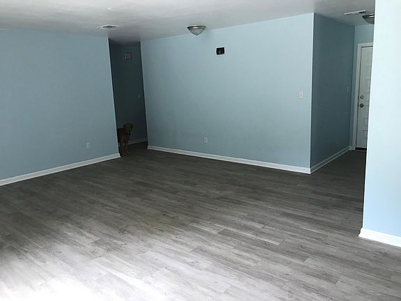 2nd image of 2290 Fairchild St