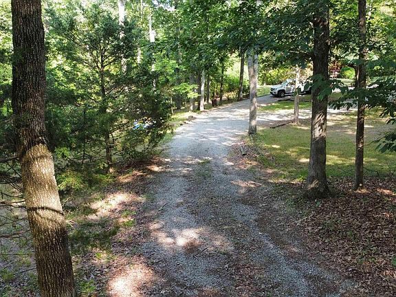 4th image of 110 Raven Ln