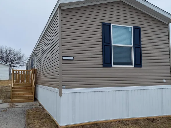 3314 Bristol Rd, Waterloo, IA 50701