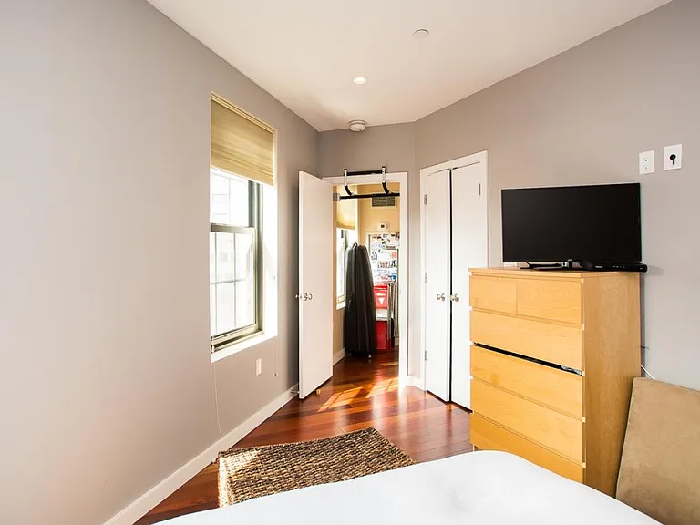 99 Broad St #8D — Photo 12