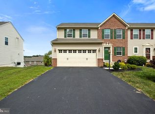 856 Countryside Rd, Seven Valleys, PA 17360