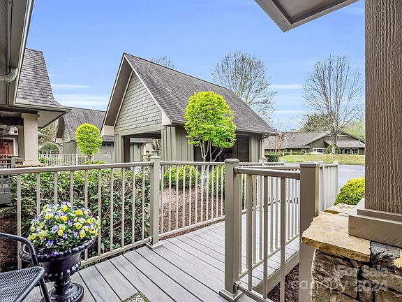 3rd image of 500 Fox Den Ct #401