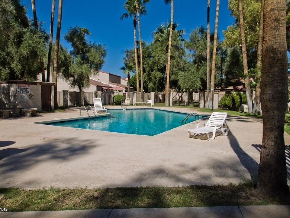 2nd image of 2019 E Solana Dr