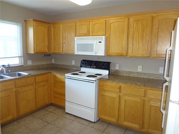 4th image of 1420 Sindelar Ct #0
