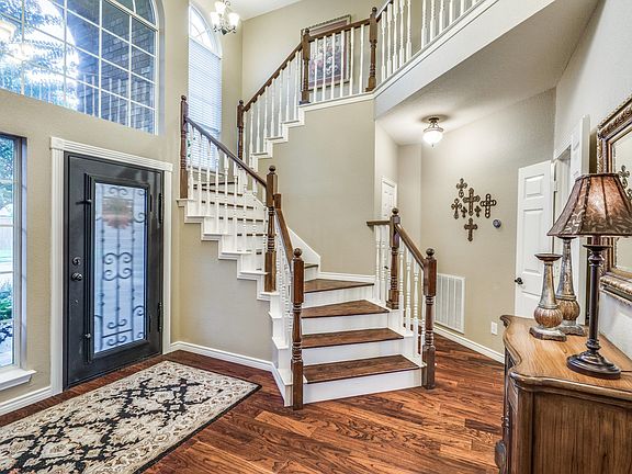 3rd image of 219 Cove Dr