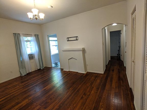 3rd image of 208 N La Peer Dr APT 4