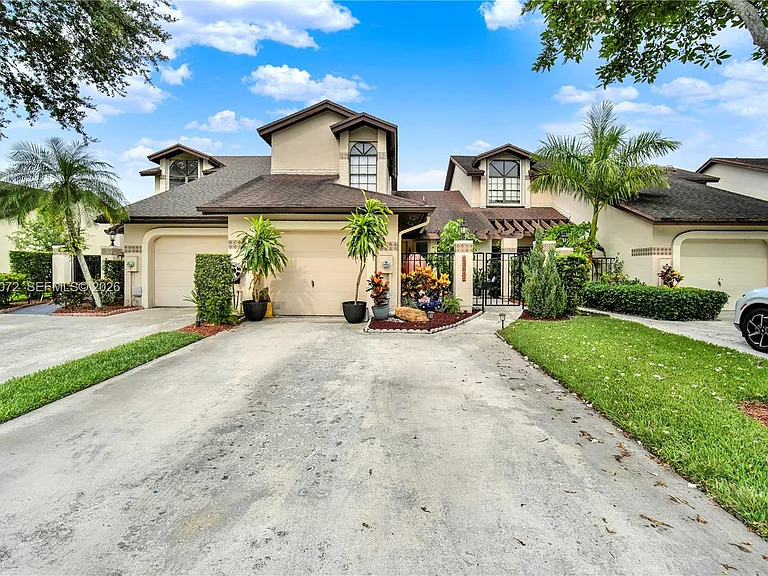 10044 SW 137th Pl — Photo 3