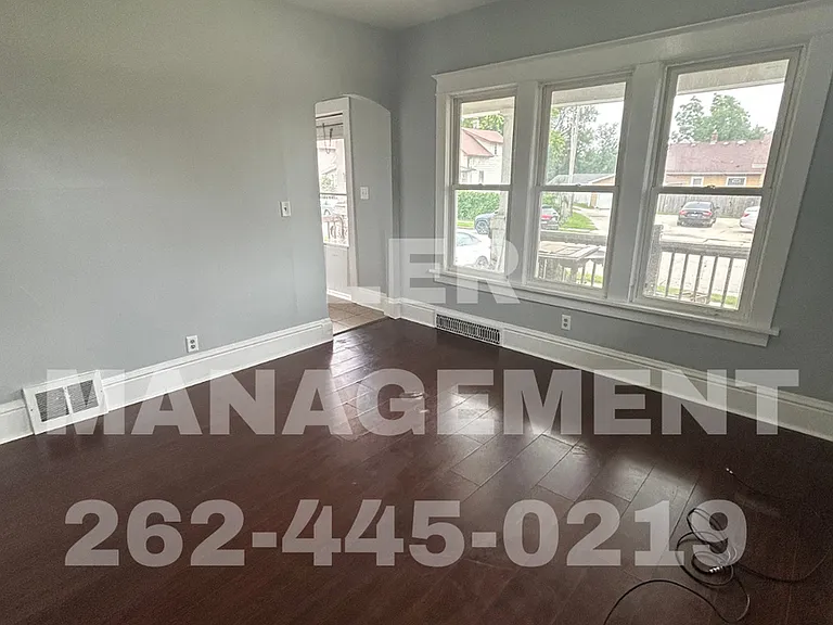 7324 38th Ave — Photo 11