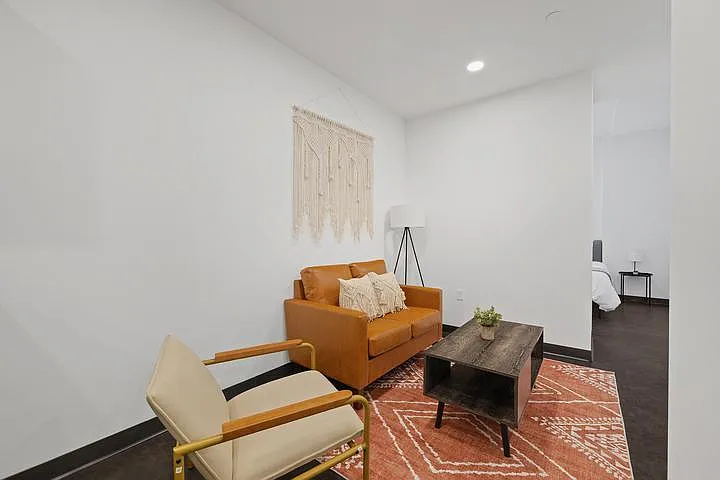 800 Penn — Photo 21