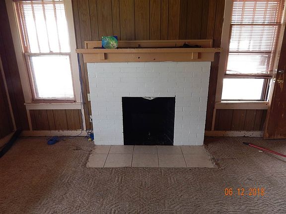 5th image of 1029 E Broadway Ave