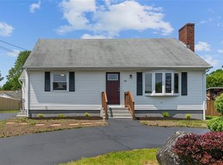 28 Arrowfield Rd, Cranston, RI 02921