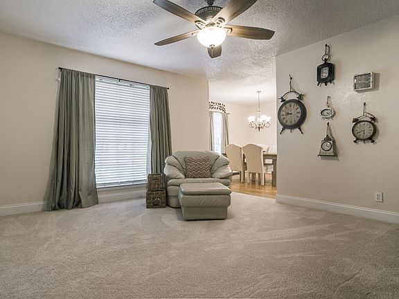 5th image of 210 Shelmar Dr