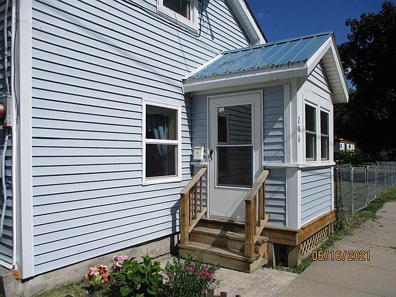 3rd image of 206 Monroe Ave