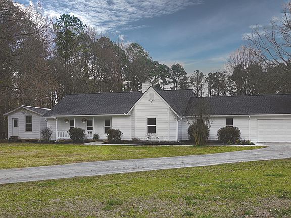 3rd image of 135 Dixie Ln