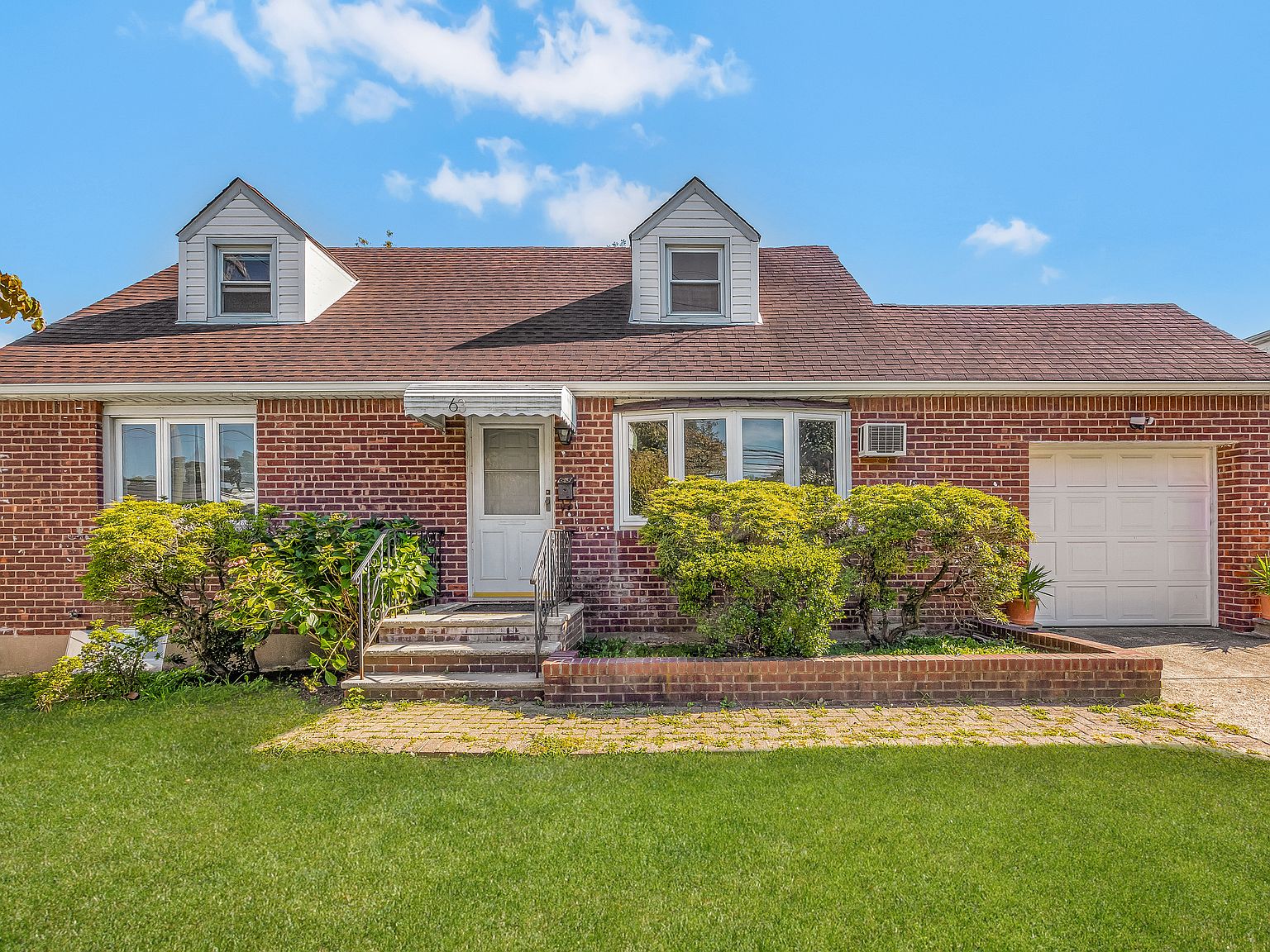 63 Interstate Highway U Willets Rd, Albertson, NY 11507 | Zillow
