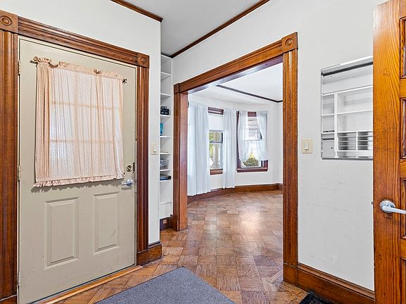 2nd image of 10 Alcott St