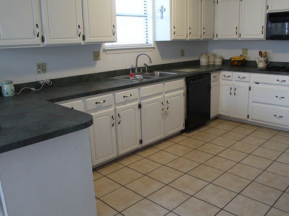 4th image of 1102 W Cochiti Ave