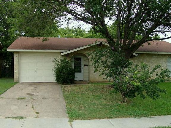 2nd image of 1122 Las Palmas Dr
