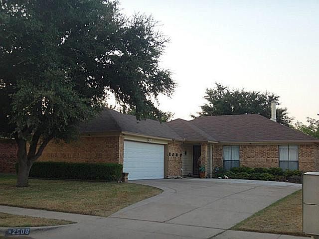 1st image of 2508 Woodlark Dr