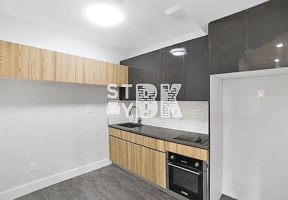3rd image of 2441 Dean St #3C