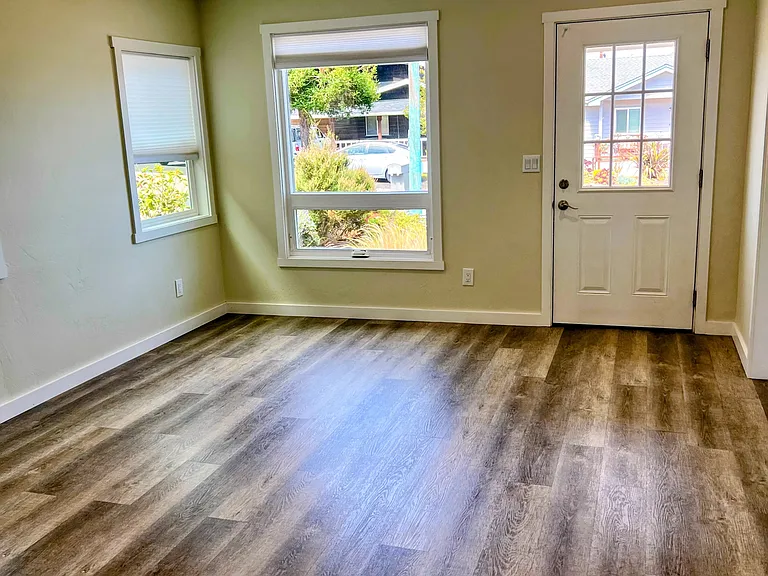 446 Tulare Ave — Photo 9