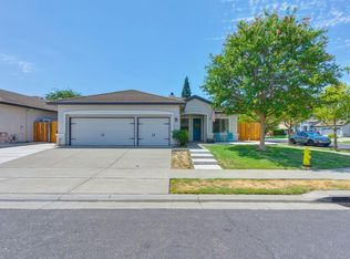 12 Rosemary Ct, Roseville, CA 95678