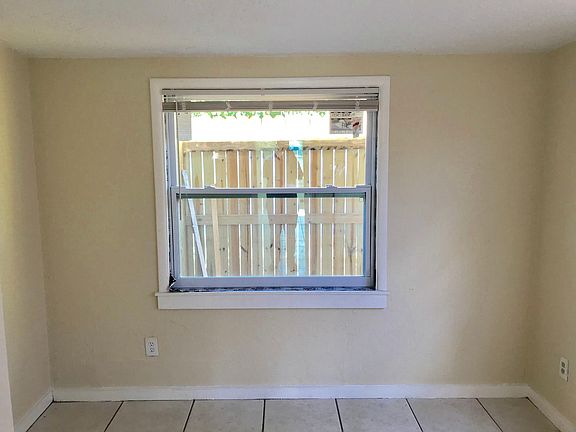 4th image of 1205 S M St APT B