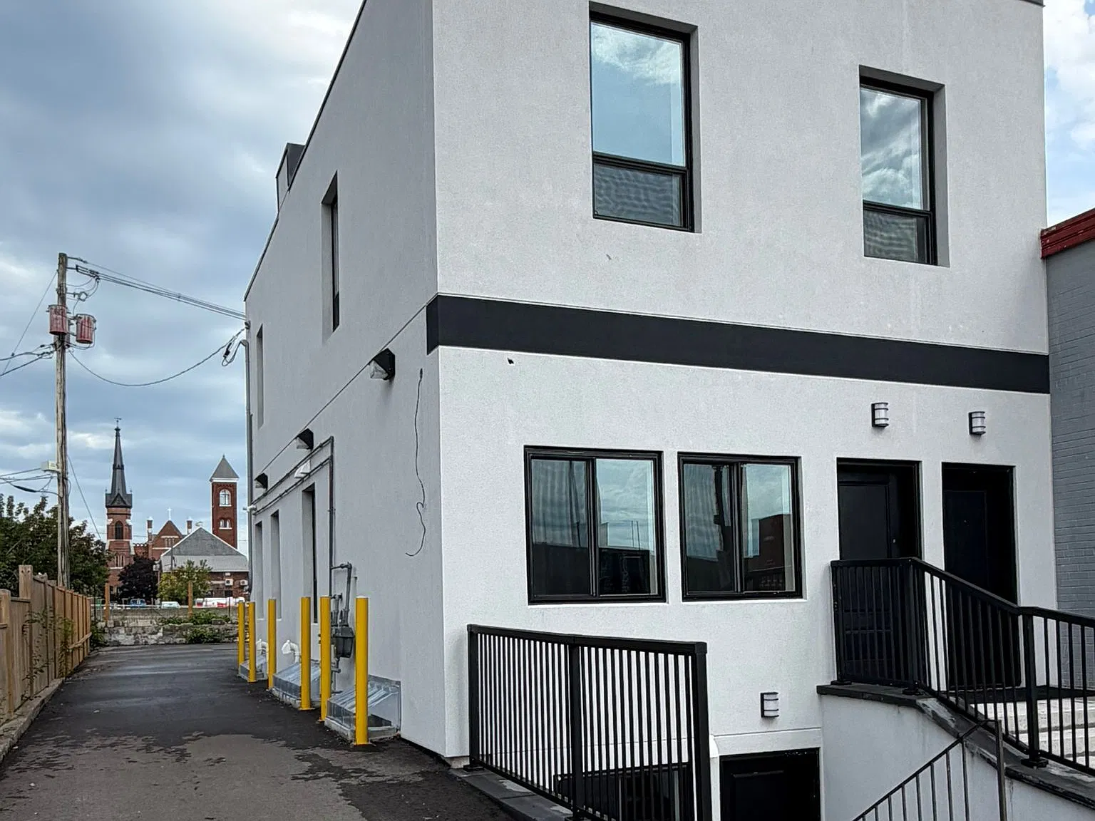 2 bed, $1,749 — Photo 2