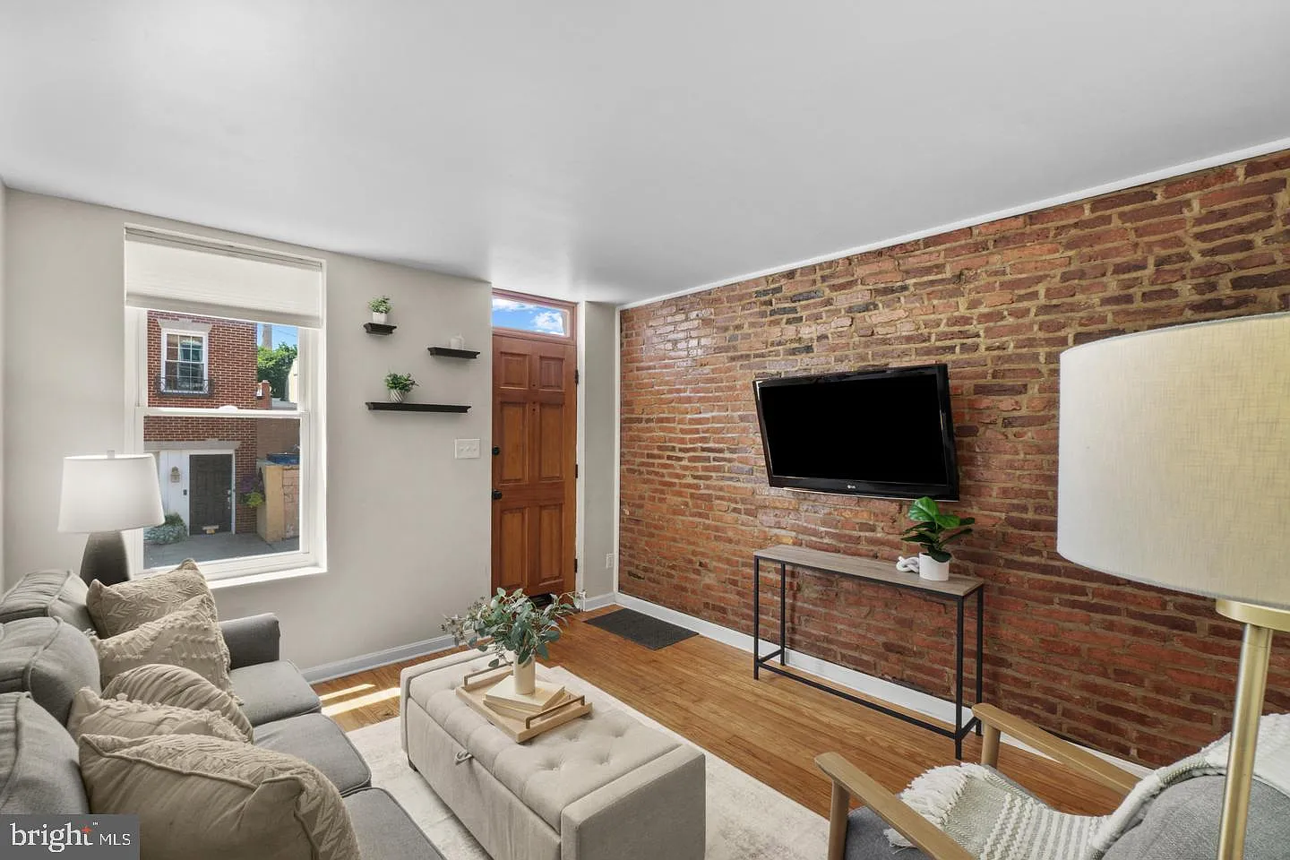2 bed, 1.0 bath, 1492 sqft, $2,350 — Photo 4