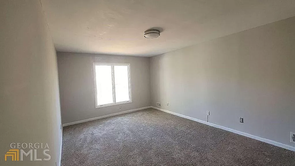 4 bed, 3356 sqft, $3,000 — Photo 3