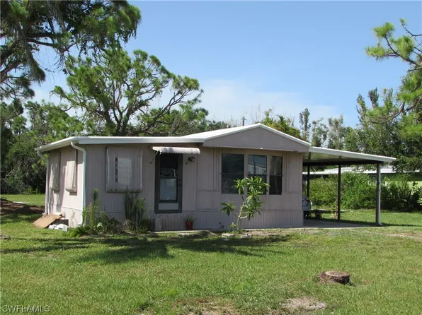 5960 Wisconsin St, Bokeelia, FL 33922