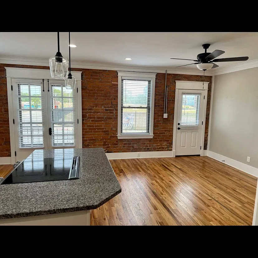 2 bed, 1300 sqft, $1,725 — Photo 3