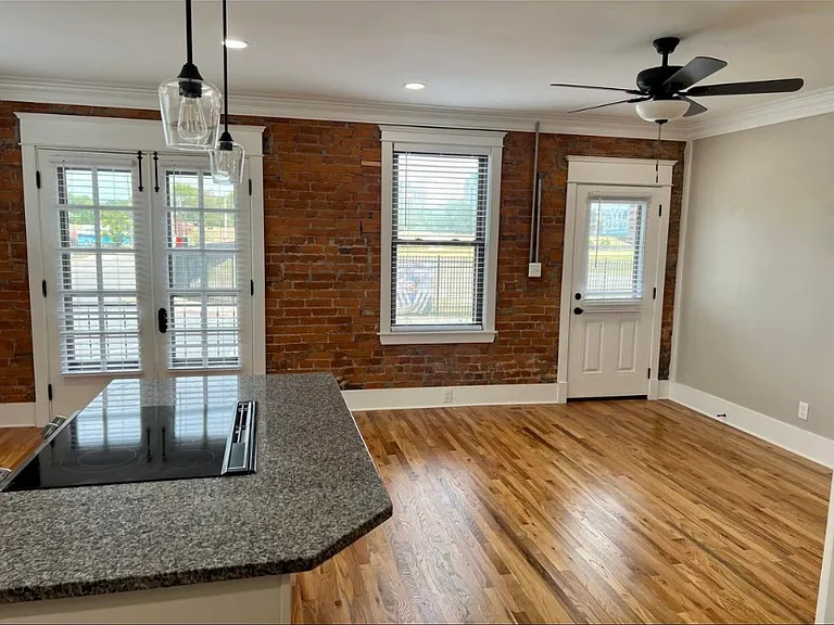 229-235 W 4th St #236 — Photo 3