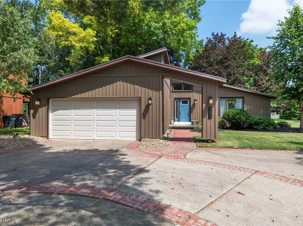 152 Burns Rd, Elyria, OH 44035
