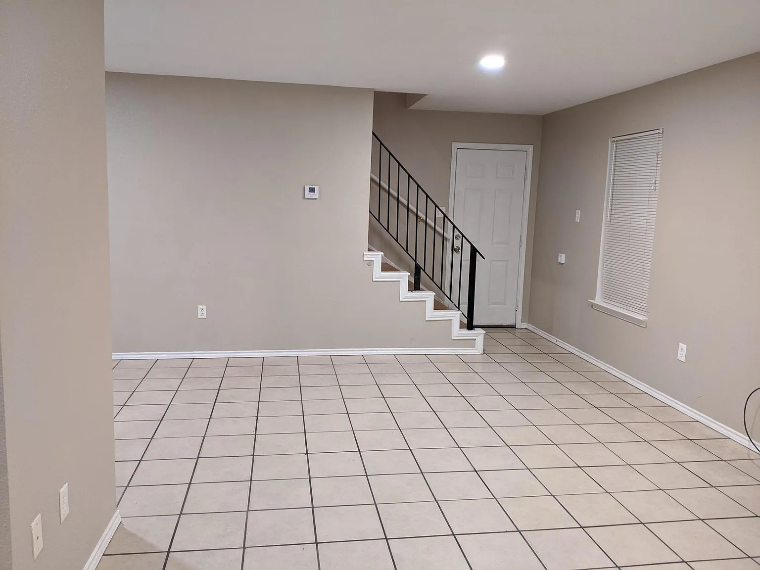 3 bed, 1.5 bath, 1040 sqft, $1,285 — Photo 3
