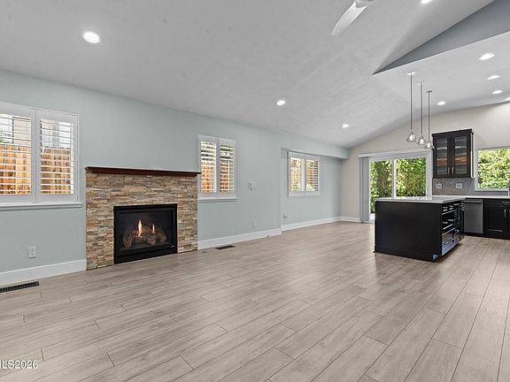 3rd image of 5975 Shadow Park Dr