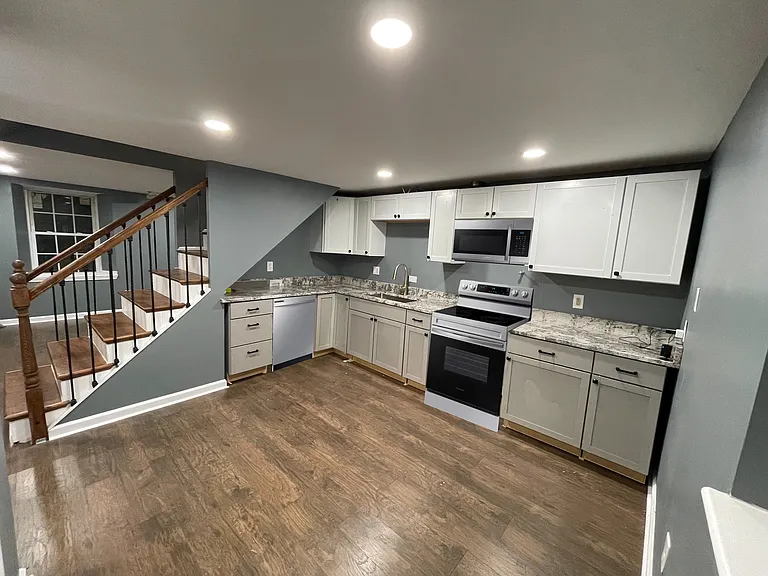 713 Warren Rd — Photo 9