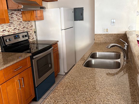 5th image of 2263 Peacock Pl APT 3